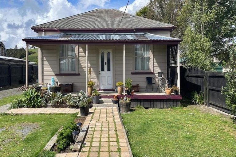 Photo of property in 46 Valley Road, Hikurangi, 0114