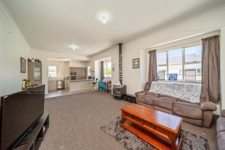 Photo of property in 8 Argyle Street, Hawera, 4610