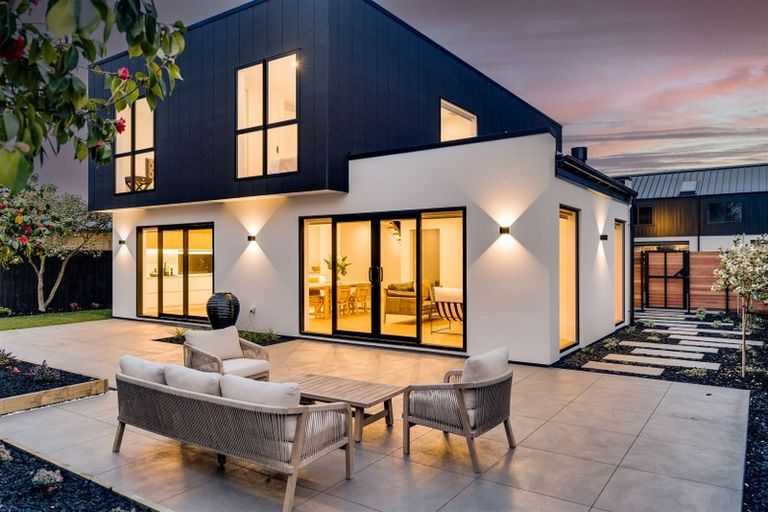 Photo of property in 12c Memorial Avenue, Ilam, Christchurch, 8053