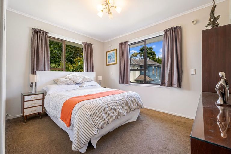 Photo of property in 31 Covil Avenue, Te Atatu South, Auckland, 0610