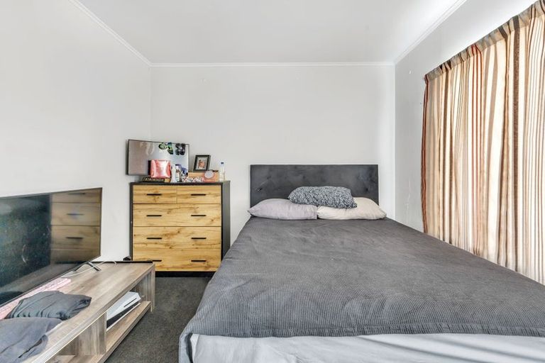 Photo of property in 20 Cook Street, Marfell, New Plymouth, 4310