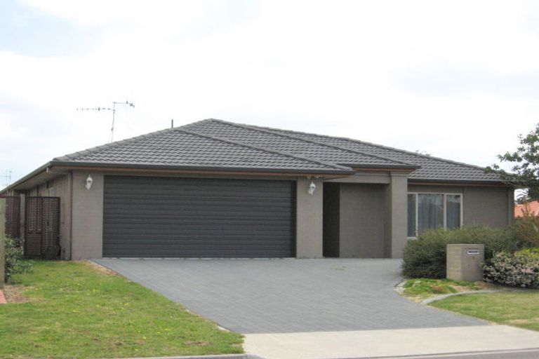 Photo of property in 2 Saint Kilda Place, Papamoa Beach, Papamoa, 3118