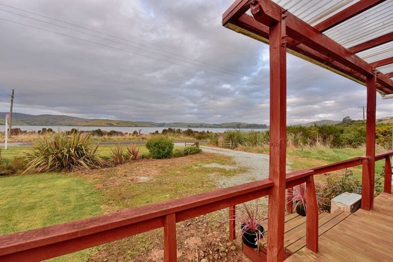 Photo of property in 2 Antrim Street, Waikawa, Tokanui, 9884