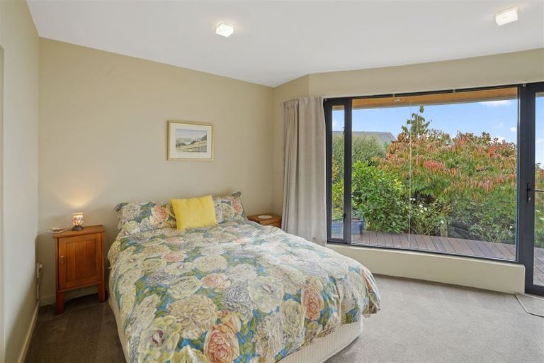 Photo of property in 3 Gardenhill Lane, Redcliffs, Christchurch, 8081