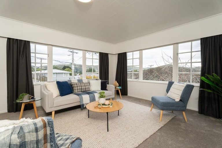 Photo of property in 54 Mark Avenue, Paparangi, Wellington, 6037