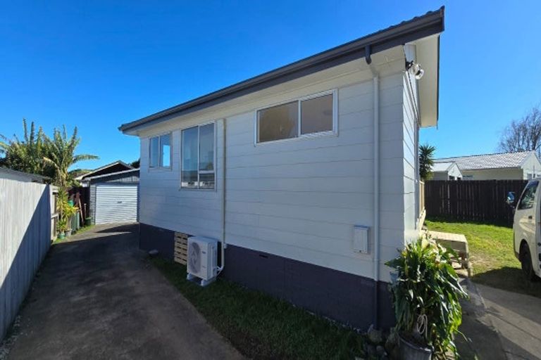 Photo of property in 21 Benton Place, Manurewa, Auckland, 2102