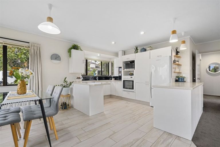 Photo of property in 1/16 Petrel Place, Massey, Auckland, 0614