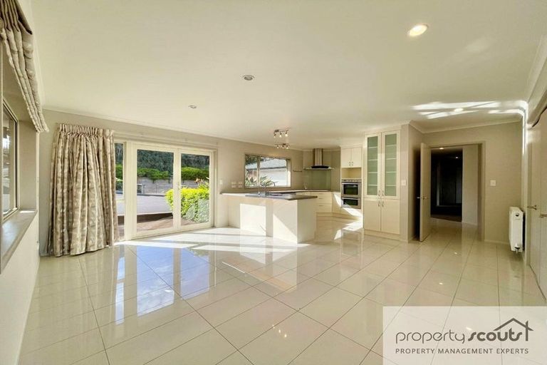 Photo of property in 6c Highfield Place, Highlands Park, New Plymouth, 4312