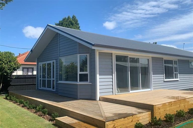 Photo of property in 85 Racecourse Road, Sockburn, Christchurch, 8042