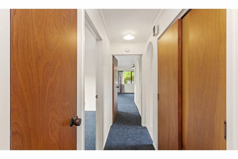 Photo of property in 2 Page Place, Hamilton East, Hamilton, 3216