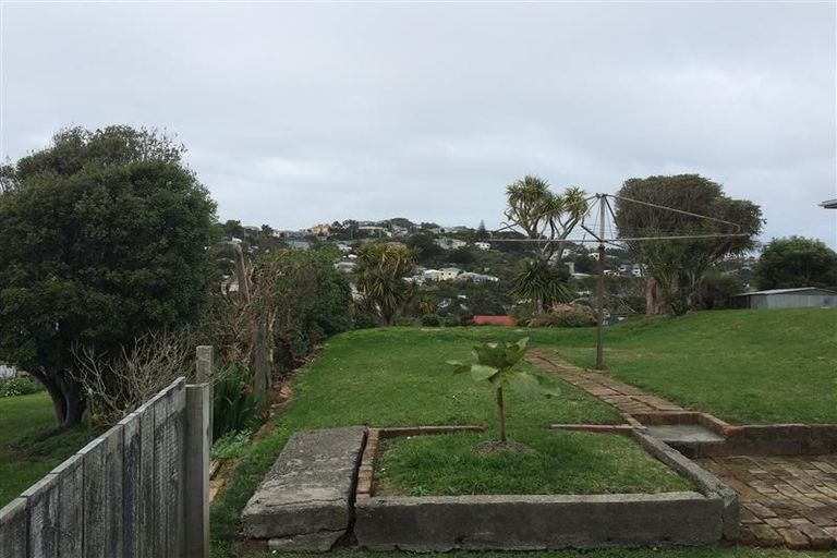 Photo of property in 25 Todman Street, Brooklyn, Wellington, 6021