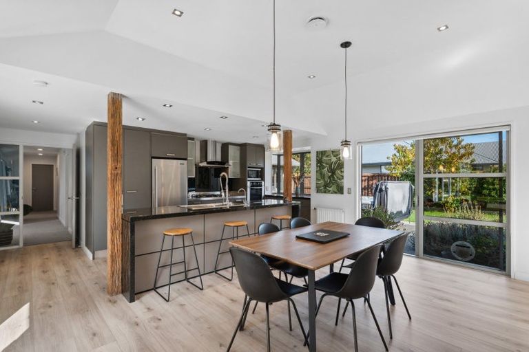 Photo of property in 5 Crawford Place, Lake Hayes, Queenstown, 9304