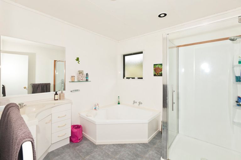 Photo of property in 172 Old Parua Bay Road, Abbey Caves, Whangarei, 0175