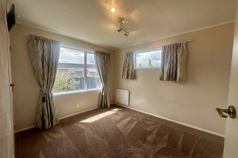 Photo of property in 22 Denver Grove, Totara Park, Upper Hutt, 5018