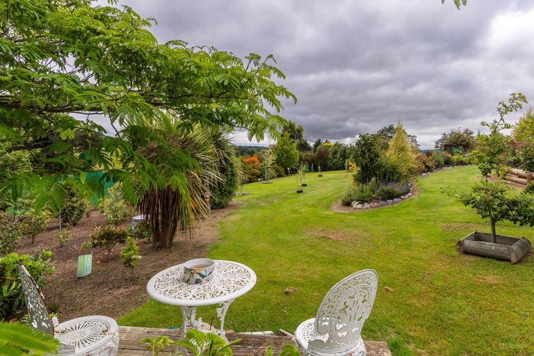 Photo of property in 151 Garlands Road, Waimate, 7979