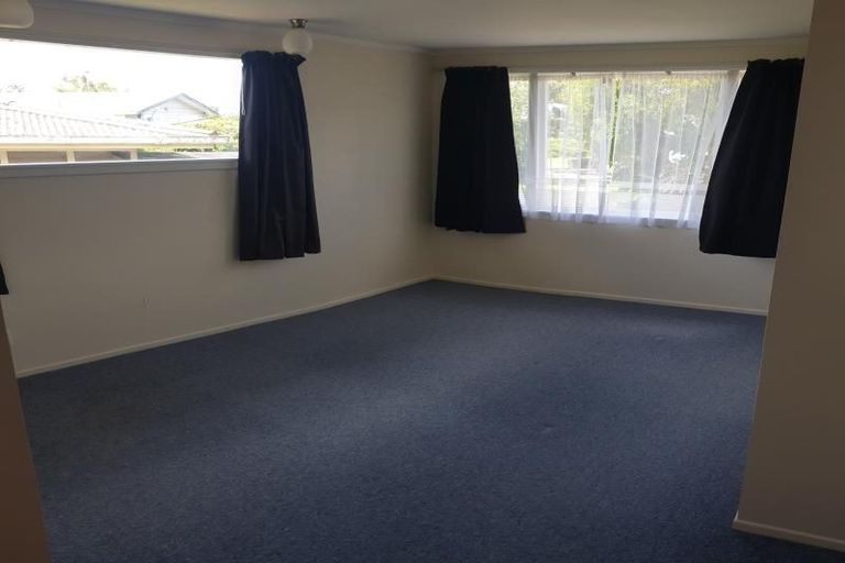 Photo of property in 18 Heath Avenue, Northcote, Auckland, 0627