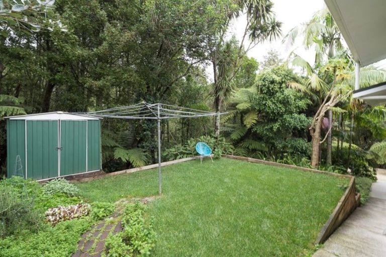 Photo of property in 3 Hebe Place, Birkenhead, Auckland, 0626