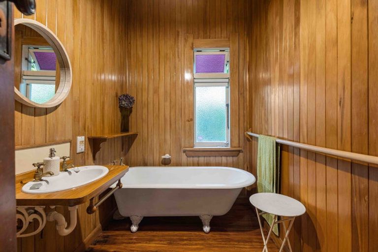 Photo of property in 24 Myrtle Street, Hamilton East, Hamilton, 3216