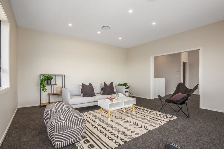 Photo of property in 4 Omaka Place, Aotea, Porirua, 5024