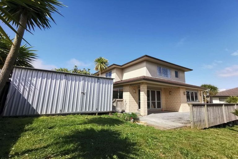 Photo of property in 19 Hornbill Drive, Fairview Heights, Auckland, 0632
