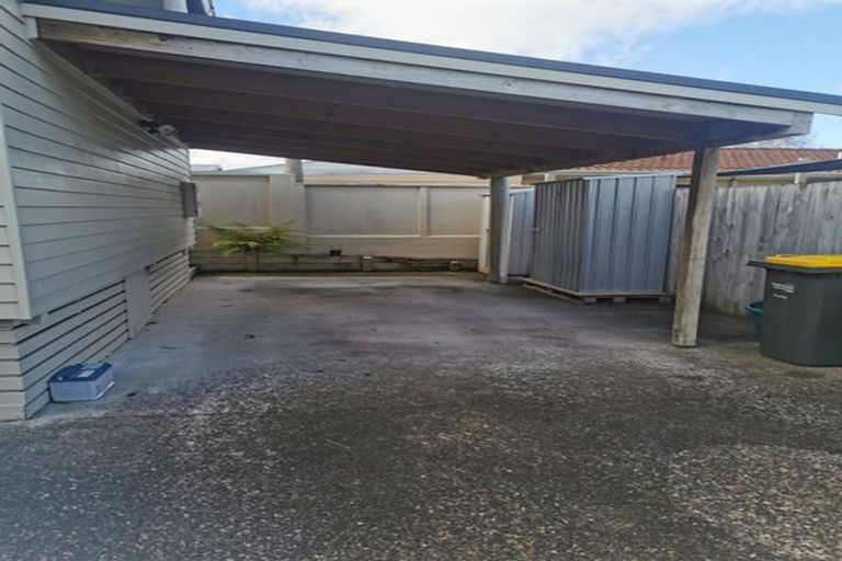 Photo of property in 41 Taikata Road, Te Atatu Peninsula, Auckland, 0610