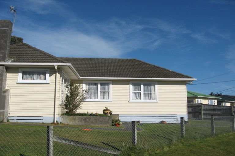 Photo of property in 30 Ruthven Road, Wainuiomata, Lower Hutt, 5014