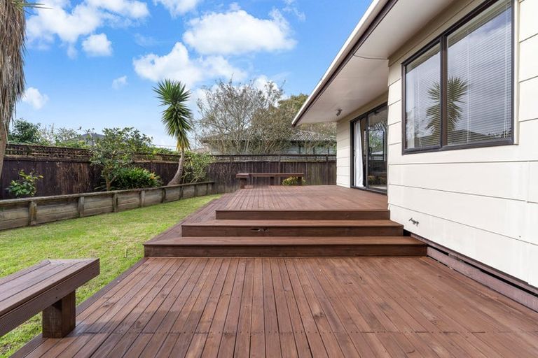 Photo of property in 2/5 Bolina Crescent, Pakuranga, Auckland, 2010