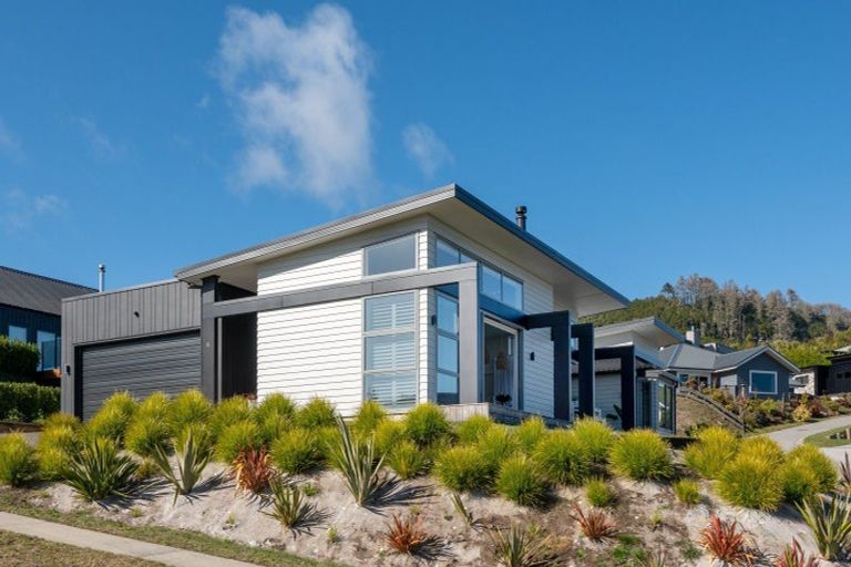 Photo of property in 44 Kittyhawk Drive, Kinloch, Taupo, 3377