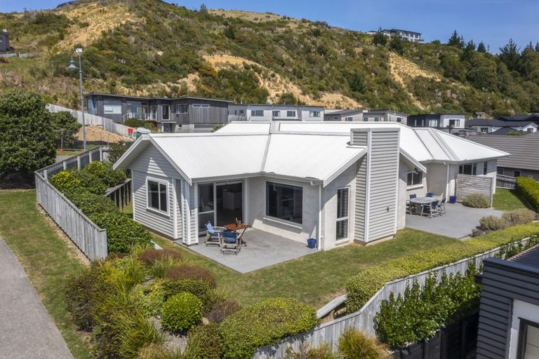 Photo of property in 2 Pacific View, Whitby, Porirua, 5024