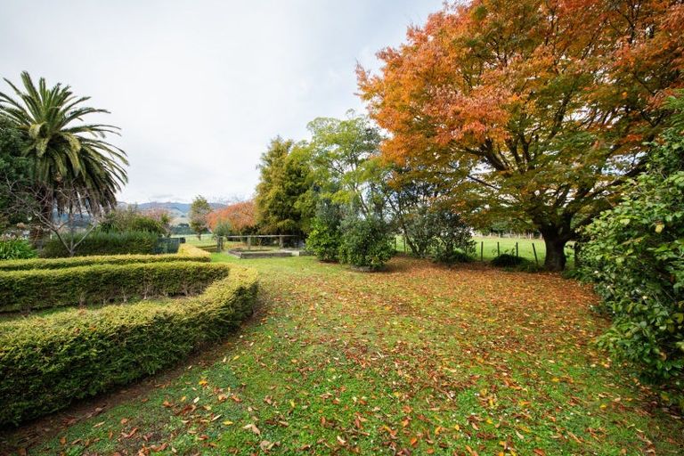 Photo of property in 698 Pohangina Road, Ashhurst, 4884