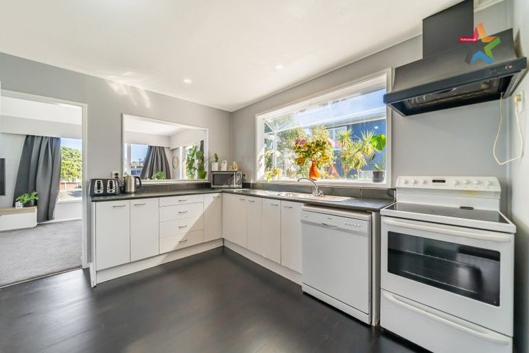 Photo of property in 258 Dowse Drive, Maungaraki, Lower Hutt, 5010