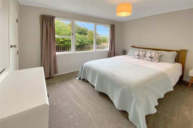 Photo of property in 12 Chaucer Place, Owhata, Rotorua, 3010