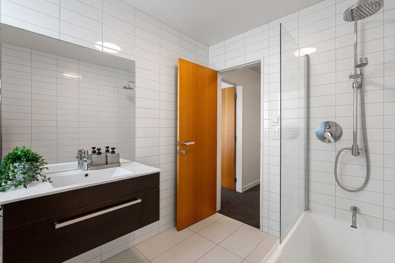 Photo of property in 12/3 Severn Street, Island Bay, Wellington, 6023