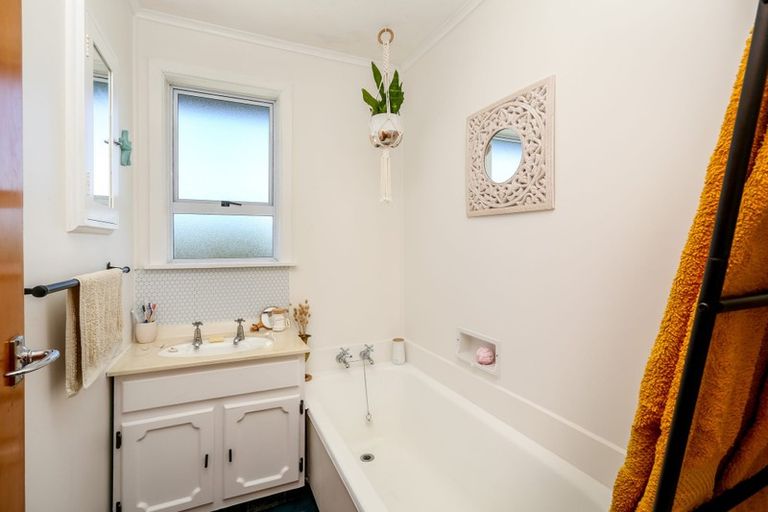 Photo of property in 185 Omata Road, Blagdon, New Plymouth, 4310