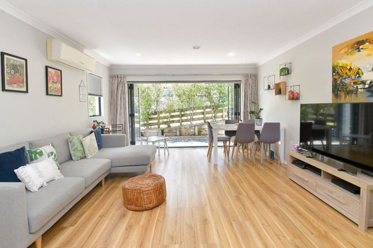 Photo of property in 52 Alec Craig Way, Gulf Harbour, Whangaparaoa, 0930