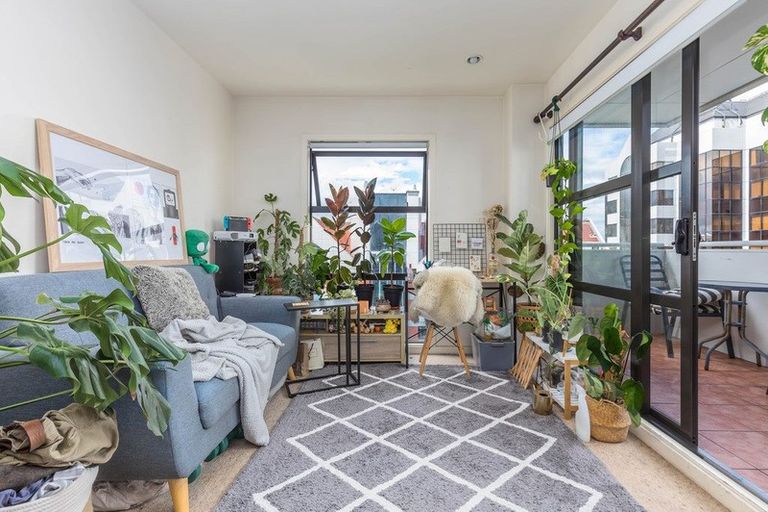 Photo of property in Oakwood Hall Apartments, 13b/81 Wakefield Street, Auckland Central, Auckland, 1010