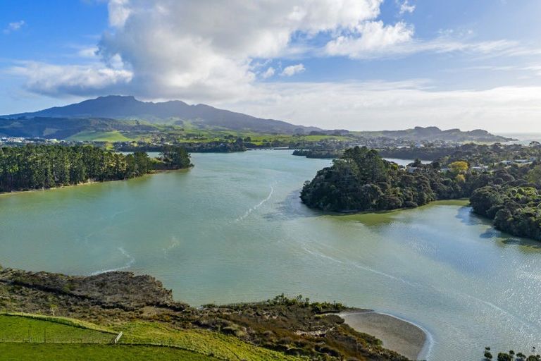 Photo of property in 25 Robertson Street, Raglan, 3225