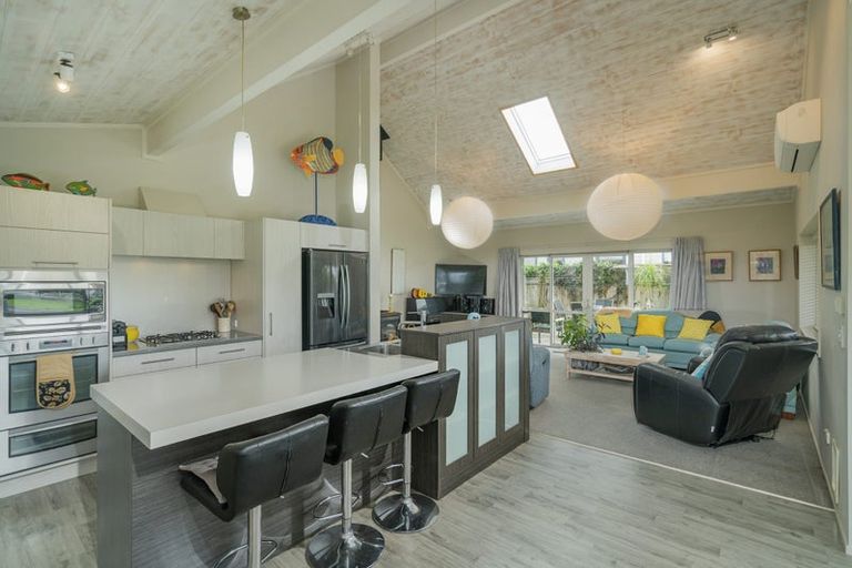 Photo of property in 19 Carina Way, Whitianga, 3510