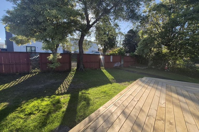 Photo of property in 18 Normandy Place, Henderson, Auckland, 0610