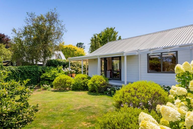 Photo of property in 301 Mangorei Road, Merrilands, New Plymouth, 4312