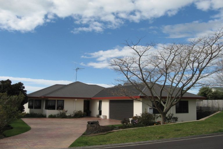 Photo of property in 31 Meadowviews Drive, Welcome Bay, Tauranga, 3112