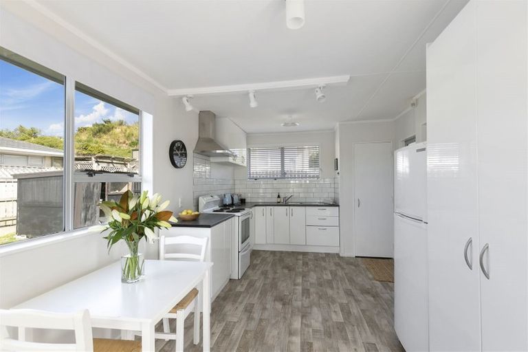 Photo of property in 41 Almora View, Ascot Park, Porirua, 5024