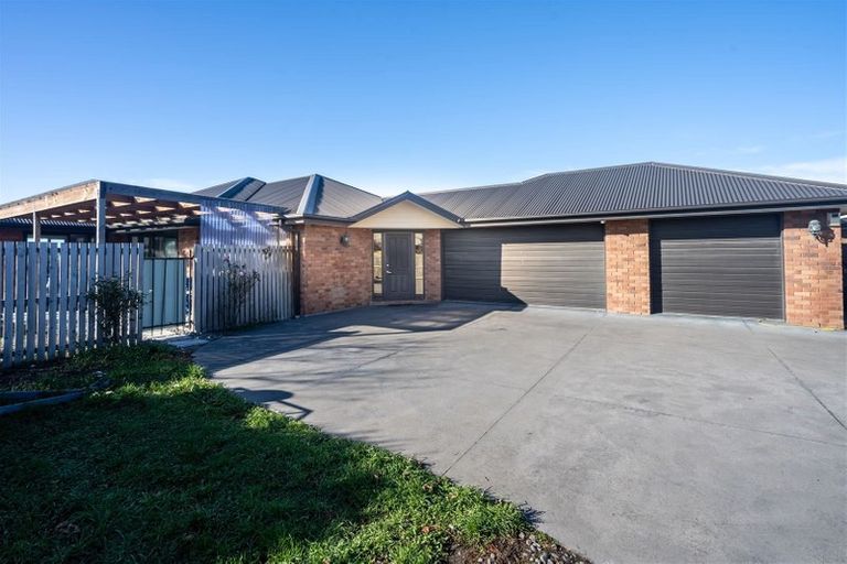Photo of property in 18 Marlowe Place, Rolleston, 7614