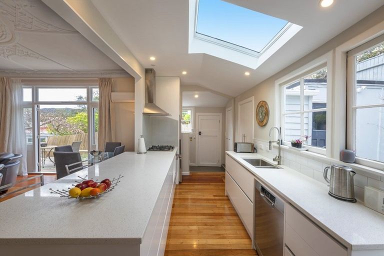 Photo of property in 17 Wilton Road, Wadestown, Wellington, 6012