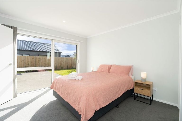 Photo of property in 2 Rotoiti Place, Paraparaumu, 5032