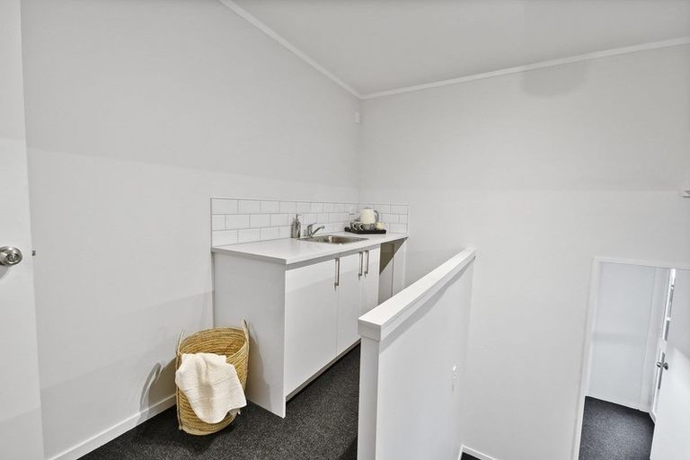 Photo of property in 1 Tremen Place, Pukekohe, 2120