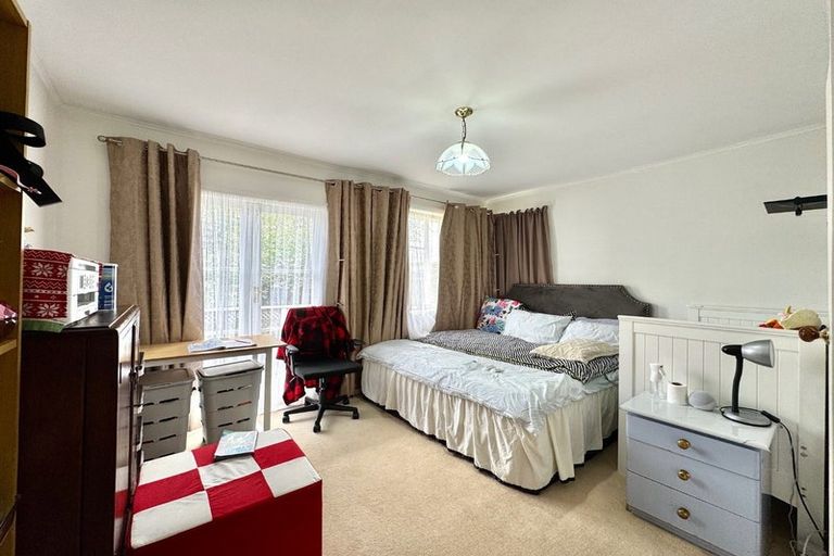 Photo of property in 42 Bowater Place, Manurewa, Auckland, 2102