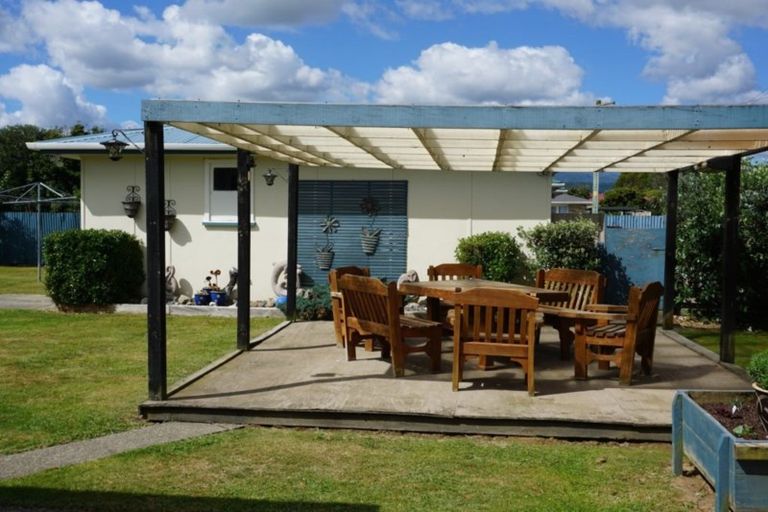 Photo of property in 12 John Street, Levin, 5510