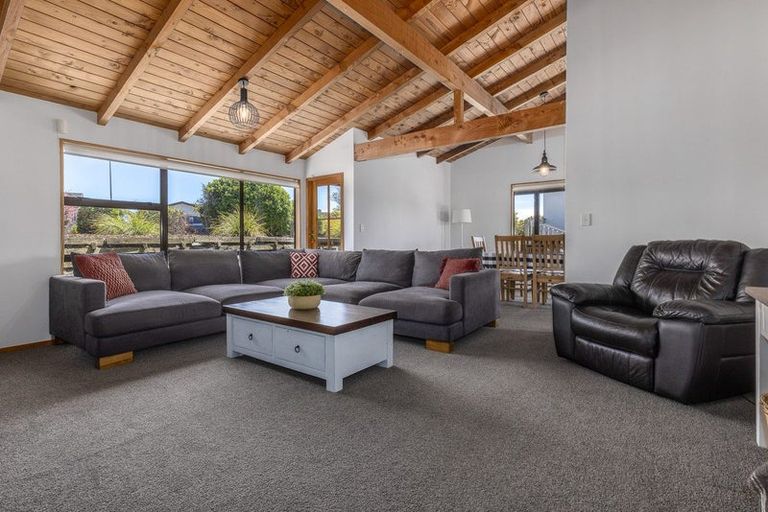 Photo of property in 41 James Cook Drive, Whitby, Porirua, 5024