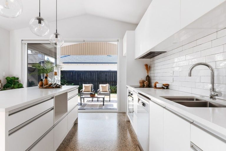 Photo of property in 5 Pimelea Street, Papamoa Beach, Papamoa, 3118